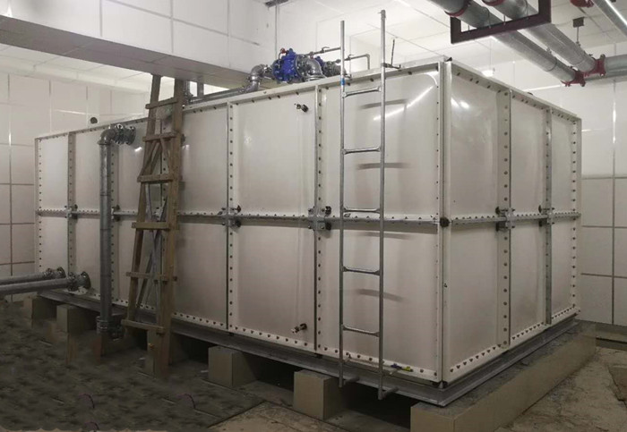 玻璃鋼水箱q.jpg 玻璃鋼水箱q.jpg